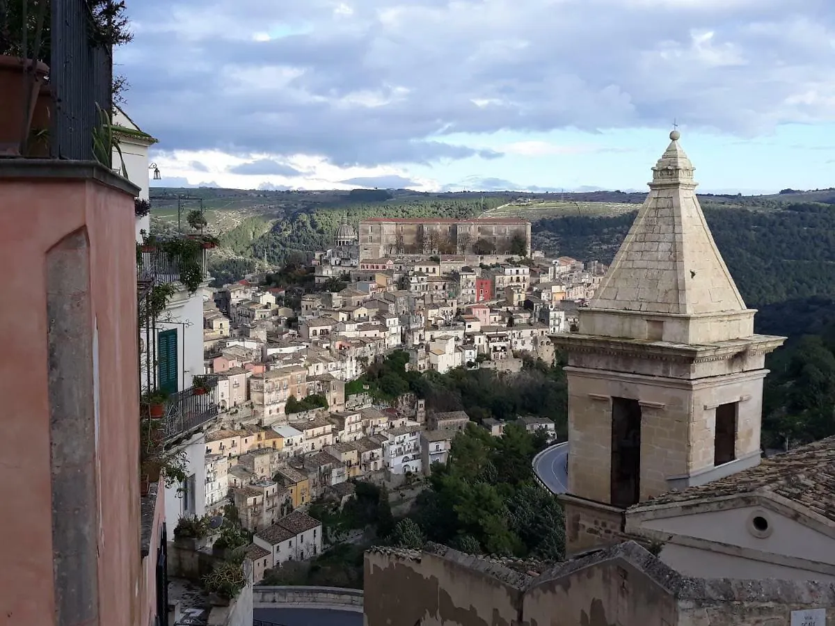 La Nicchia Villa Ragusa 0*,